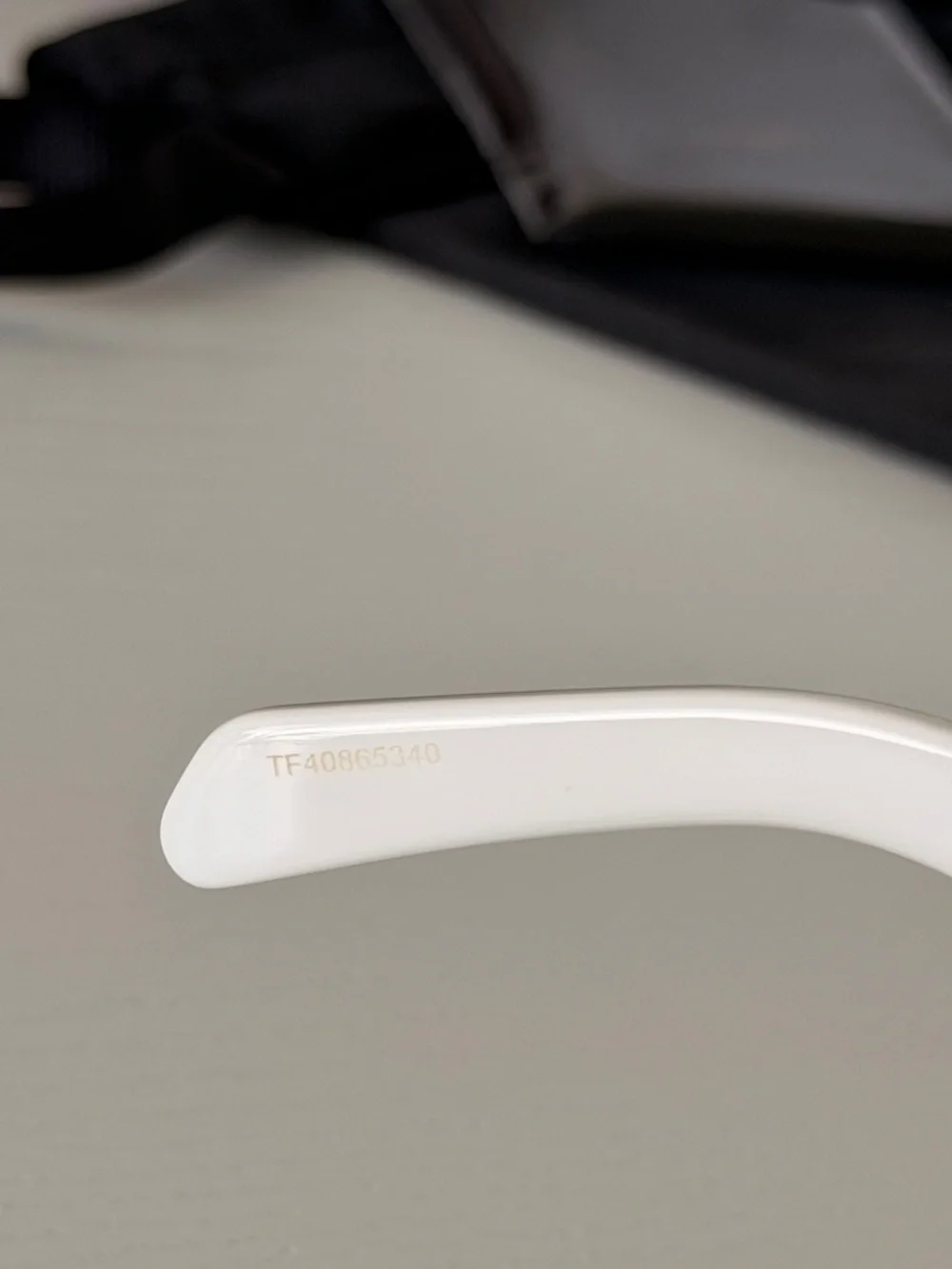 NEW CELINE Unisex White Sunglasses CL40214U 25A Authentic